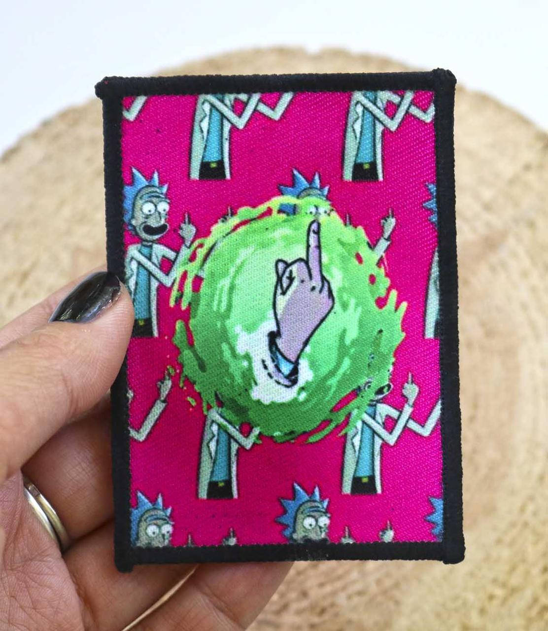 

Нашивка на одежду Рик и Морти / Rick and Morty термонашивка на клеевой основе №14