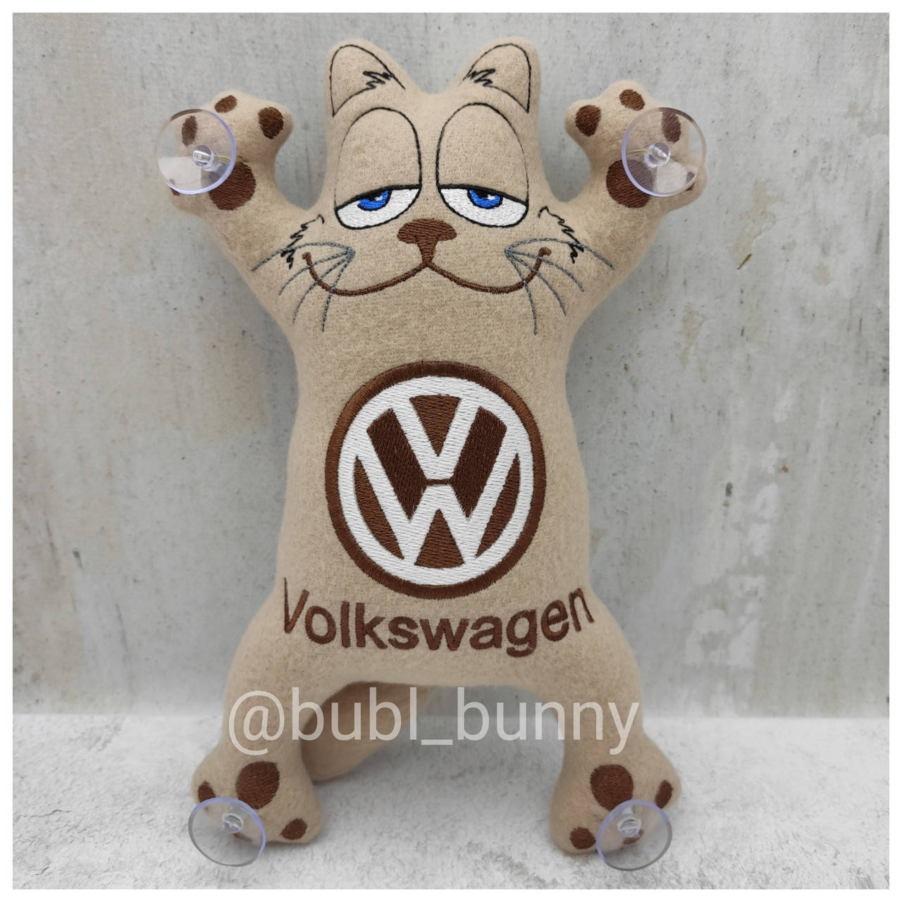 

Мягкая игрушка кот Гарфилд в авто на присосках "Volkswagen"