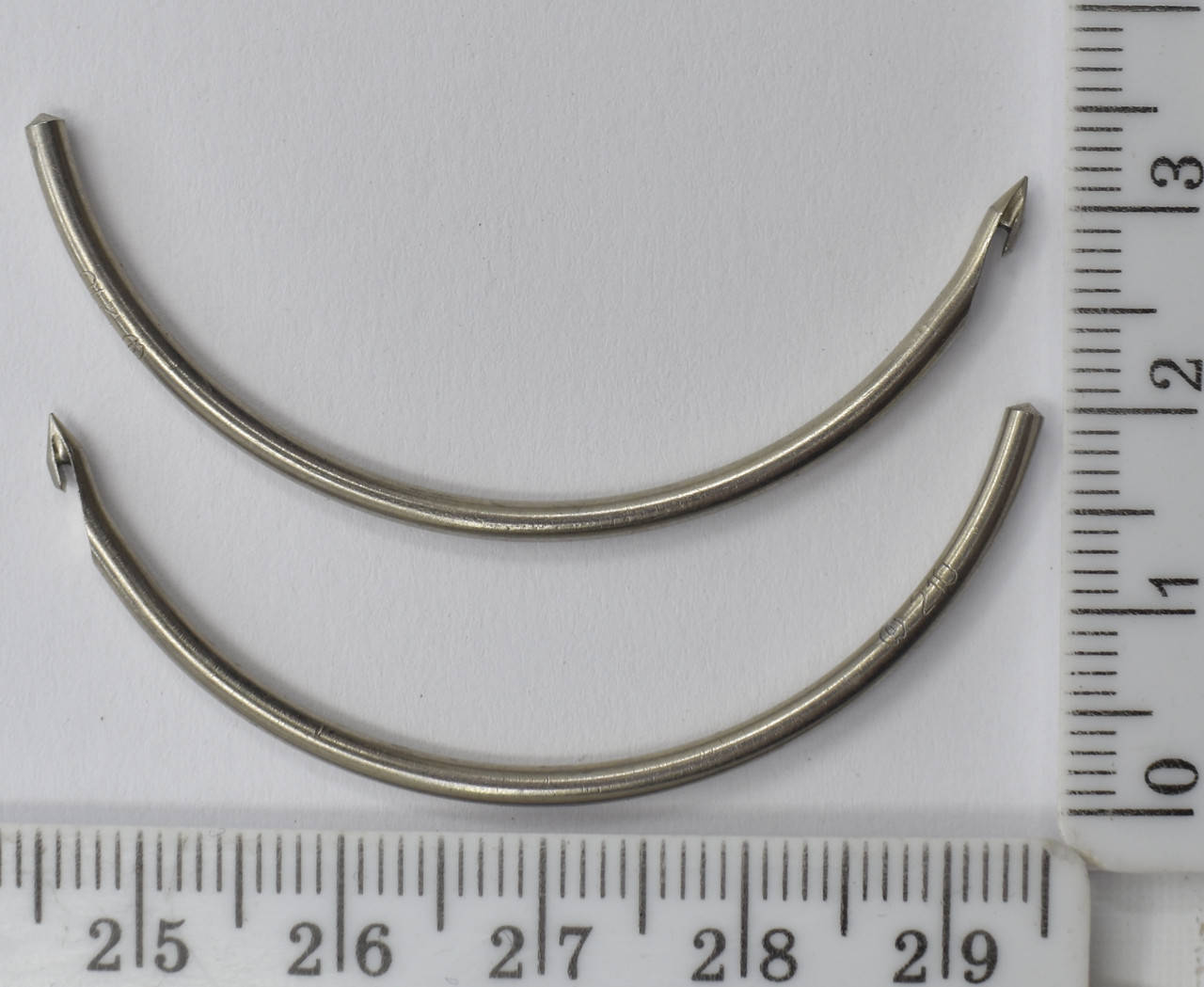 

Игла для рукоделия и шв машин полукруглая ф=4,5см уп=10шт