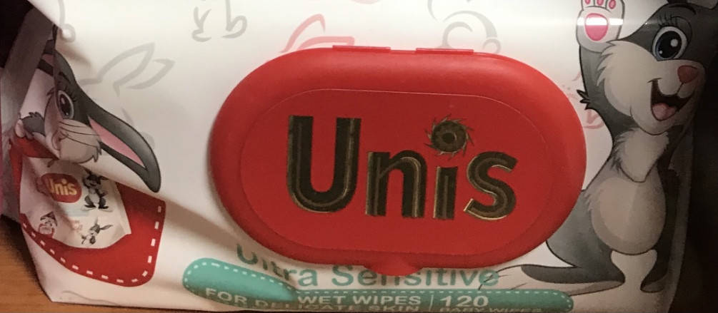

Вологі серветки Unis для дітей з клапаном 120шт