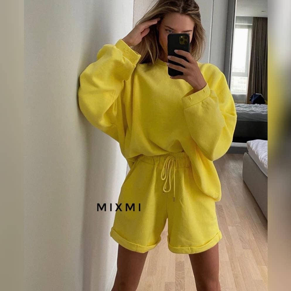 

Женский летний костюм оверсайз шортами из двунитки 46, Желтый
