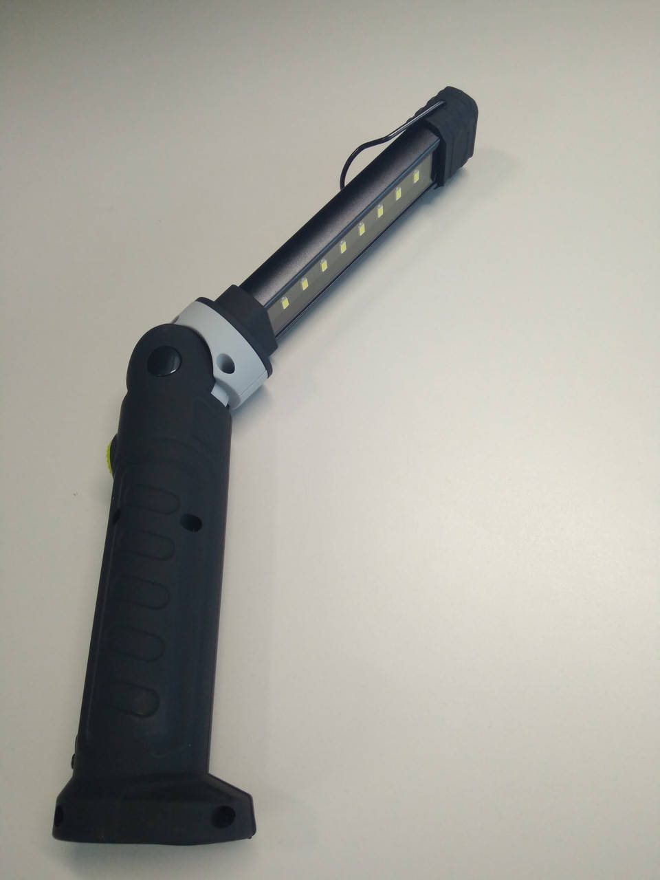 

Фонарь автослесаря магнитный светодиодный (LED) аккумуляторный 8+1 (Made in GERMANY) SMD-LED (фонарик, ручной)