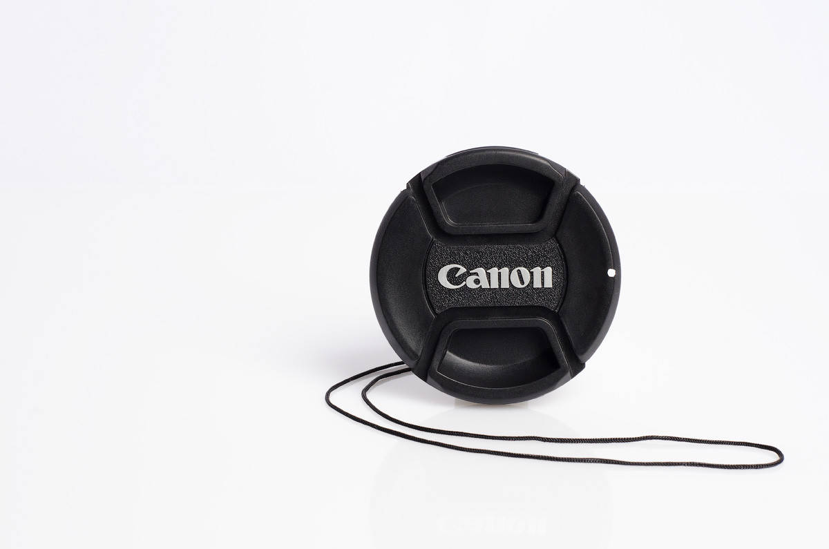 

Крышка на объектив с надписью Canon 82 мм
