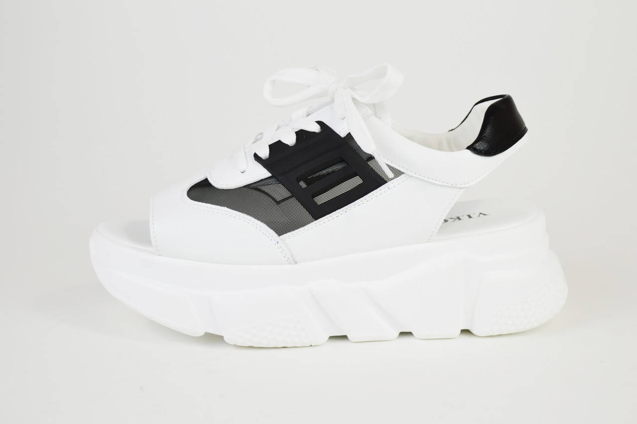 

Босоножки на платформе Vikonty 181012 белые 38 размер