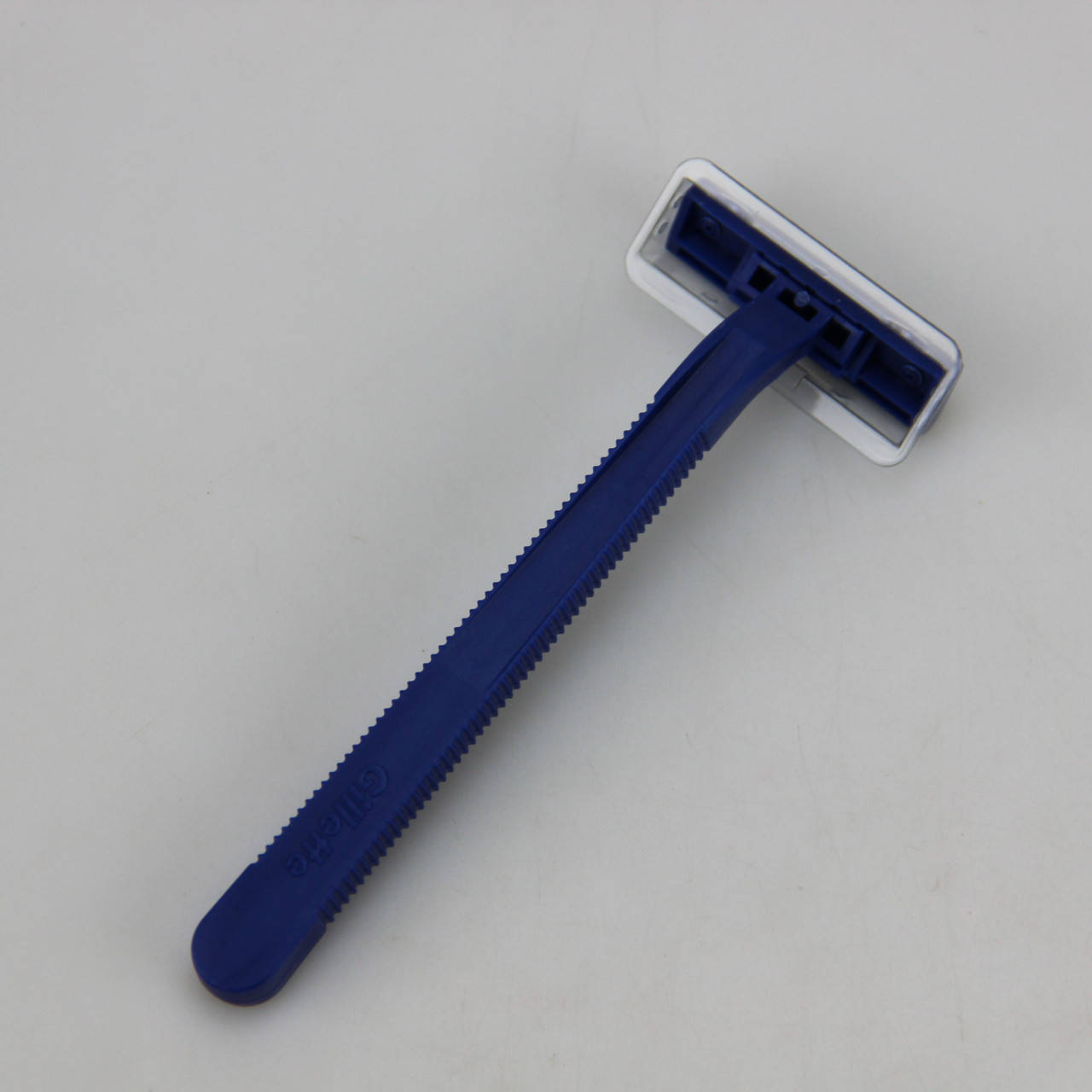 

Бритва одноразовая Gillette с двумя лезвиями из японской стали