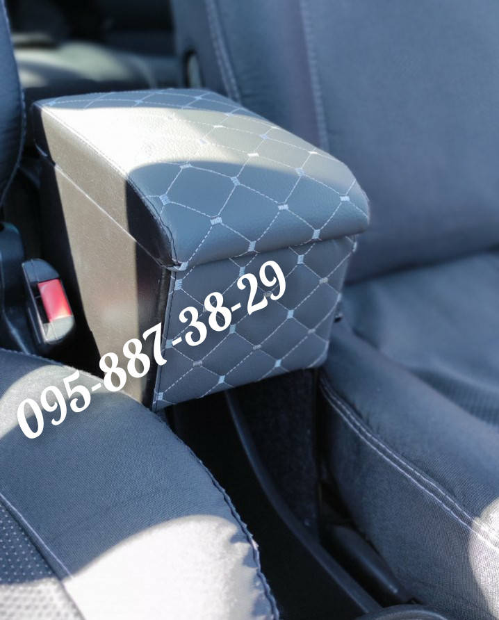 

Подлокотник Opel Zafira A Опель Зафира А 1999-2005 ромб строчка всех цветов.
