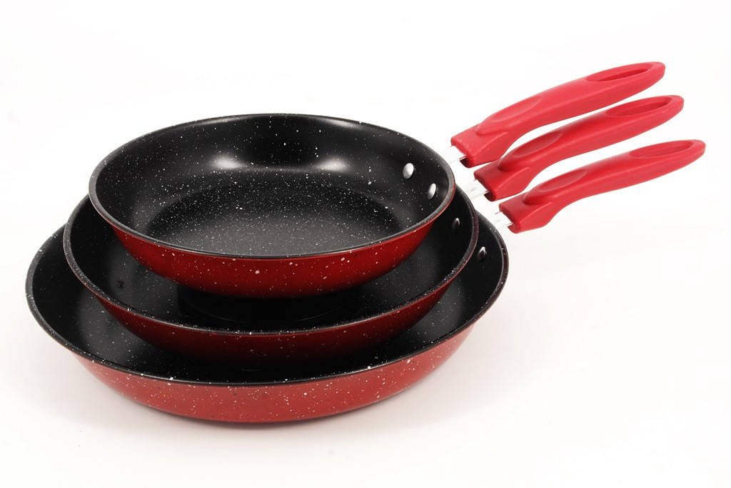 

Набор сковородок с покрытием 3 шт. фирмы A-Plus, красные