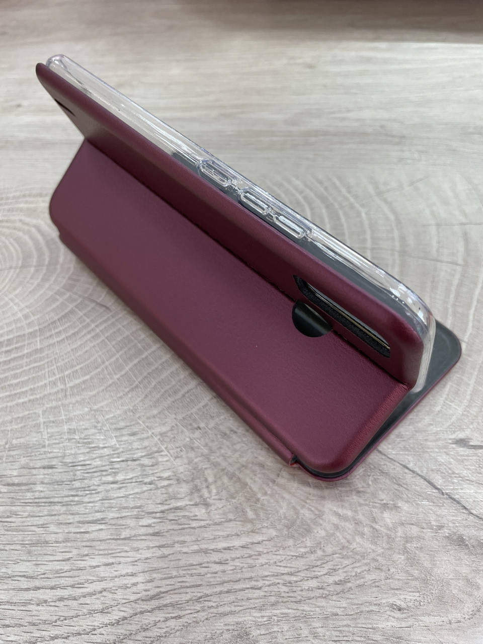 

Чехол-книжка на Tecno Spark 6go противоударный бордовый