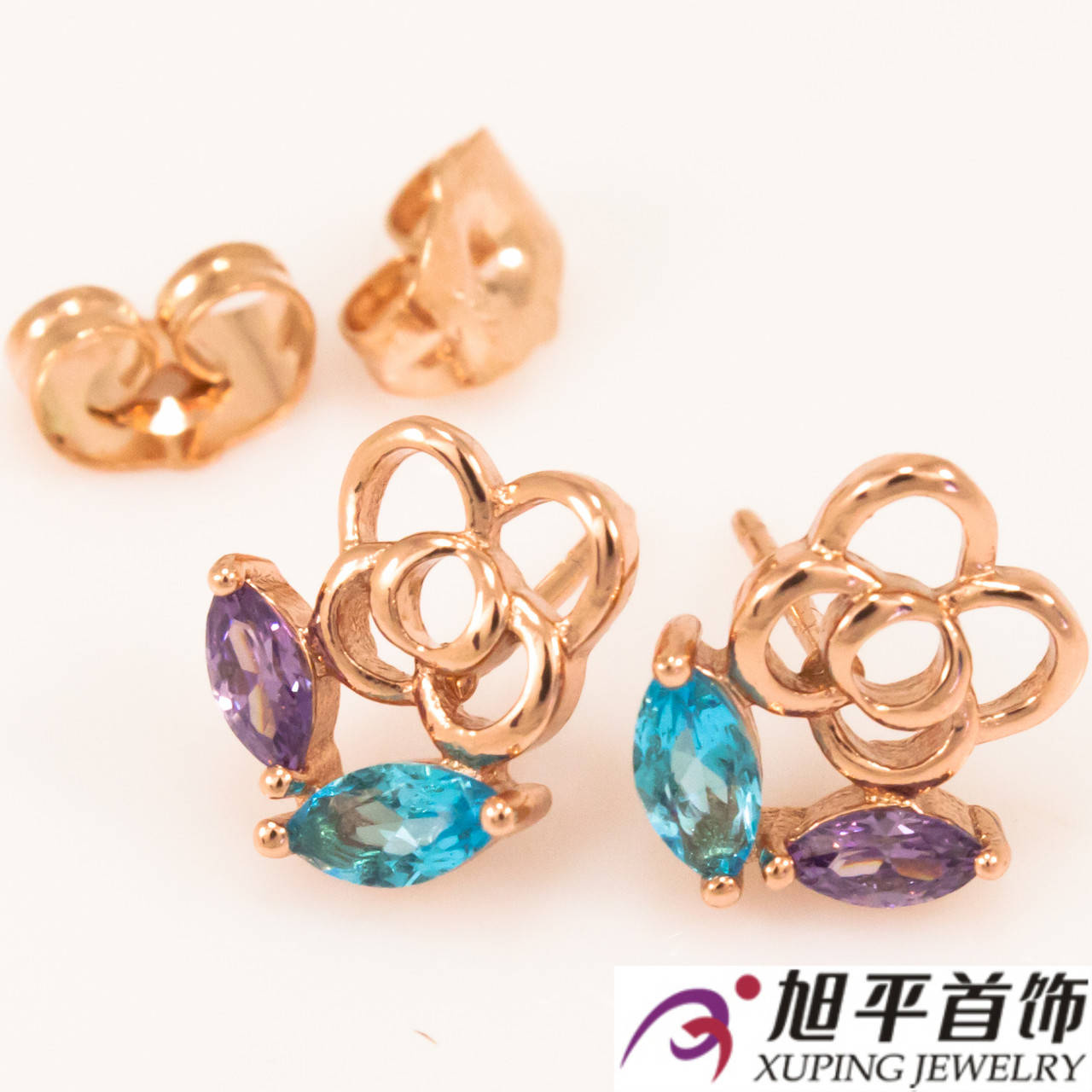 

Серьги 1,2 см (Медицинское золото)