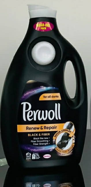 

Perwoll Black, 6.3 л, Гель для стирки темных и черных вещей (140 стирок)
