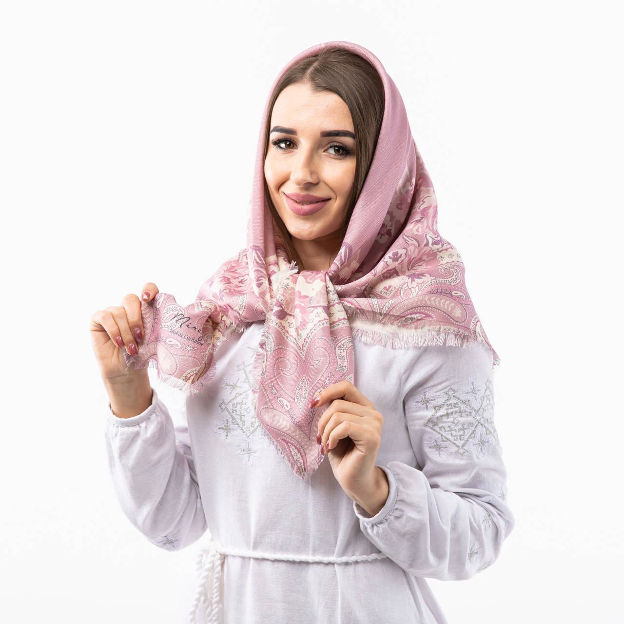 

Кашемірова хустка з квітковим принтом 100х100см Пудрова