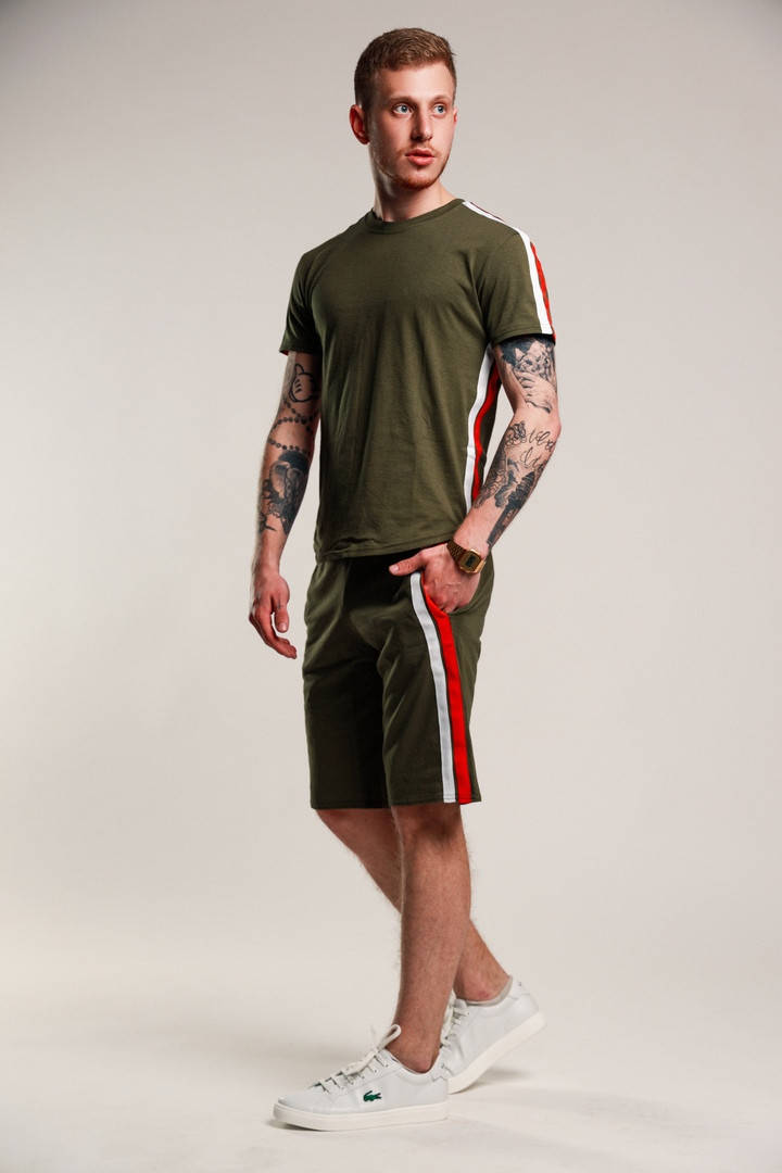 

Мужской летний комплект шорты футболка с лампасами хаки (темно-зеленый)