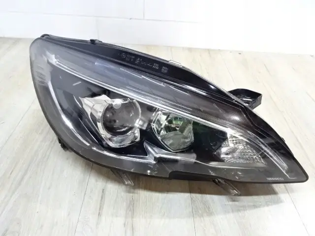

Фара PEUGEOT 308 2 Рестайл 17- LED PRZEDNIE под заказ 2-4 дн
