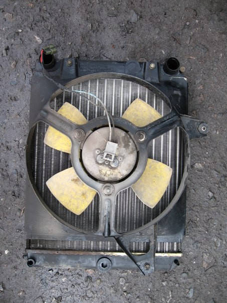 

Вентилятор охлаждения радиатора инжекторный ЗАЗ 1102 1103 1105 11055 диффузор в сборе бу