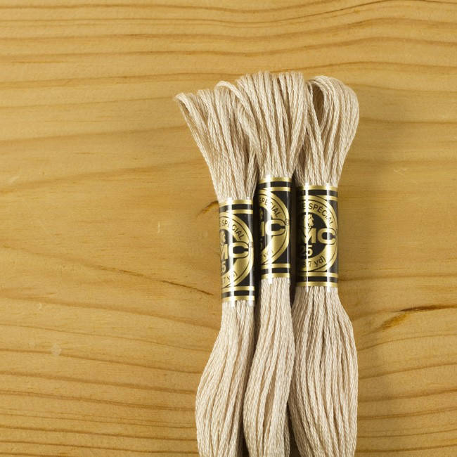 

Нитки мулине DMC 543 (Франция)