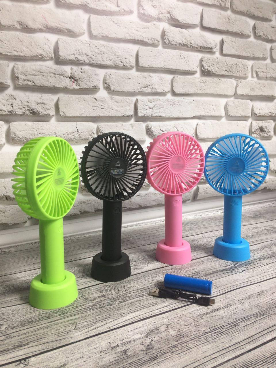 

Портативный мини вентилятор USB аккумулятор с ручкой и подставкой Classics