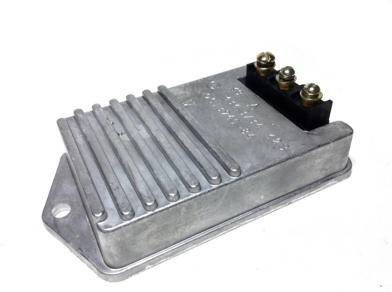 

Коммутатор 131.3734 Газель,Волга,ГАЗ 53 (бесконтактная система) (пр-во Совэк)