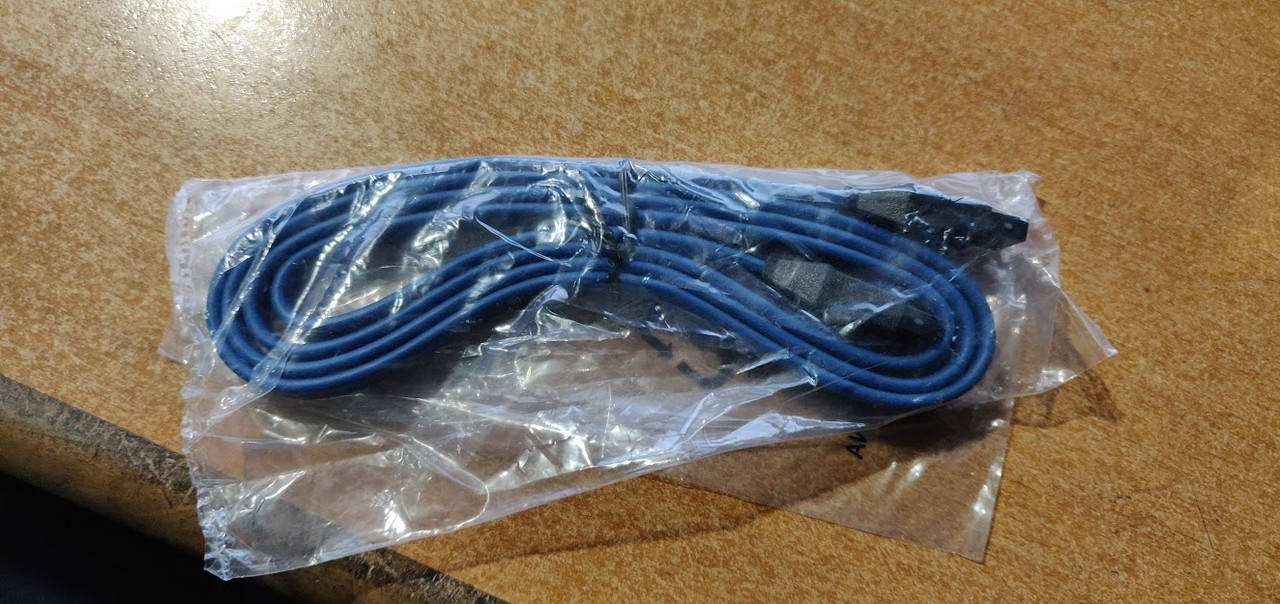 

SATA кабель 1м 1495305-00-R № НОВ212812