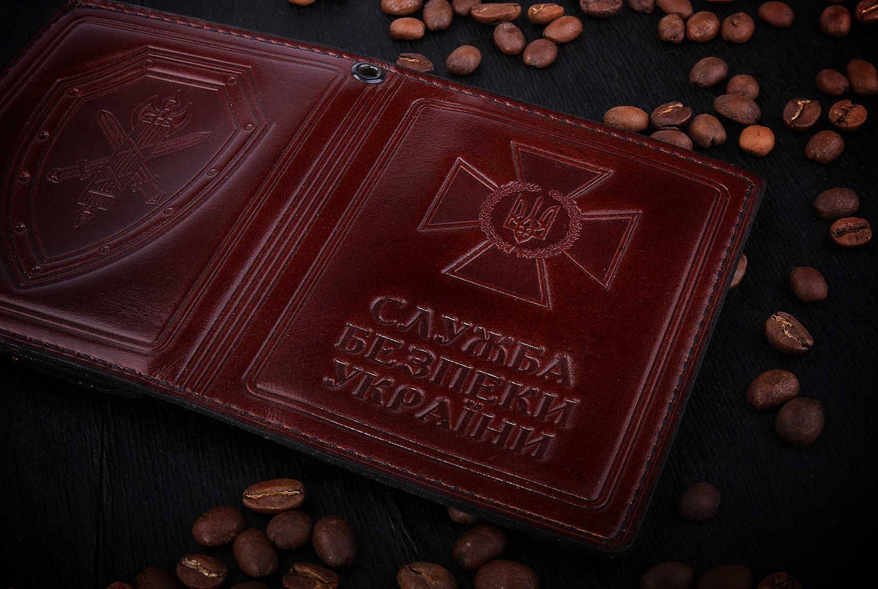 

Обложка кожаная СБУ тройная + цепочка