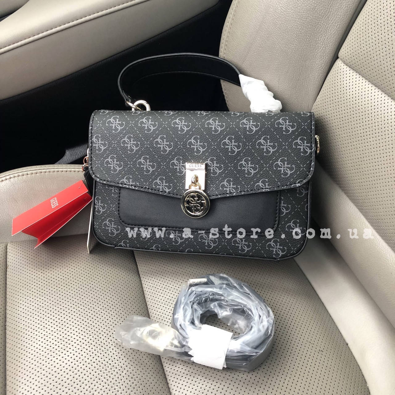

Эксклюзивчик. Сумка в стиле Guess с замочком, Черный