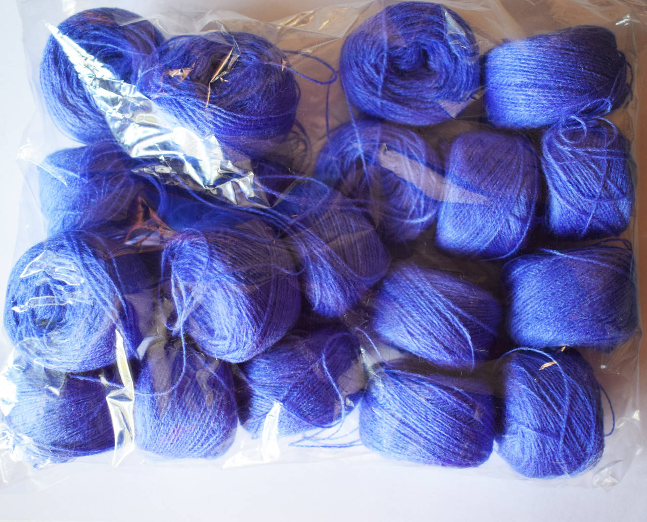 

Нить акриловая для вышивания васильковый яркий (239) / 70 м, Синий