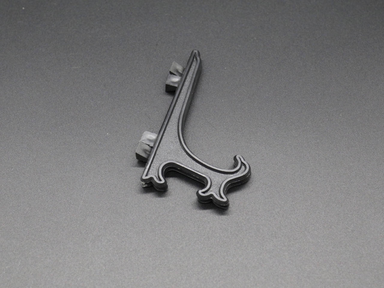 

Подставка для тарелок. Цвет чёрный. 75х50мм