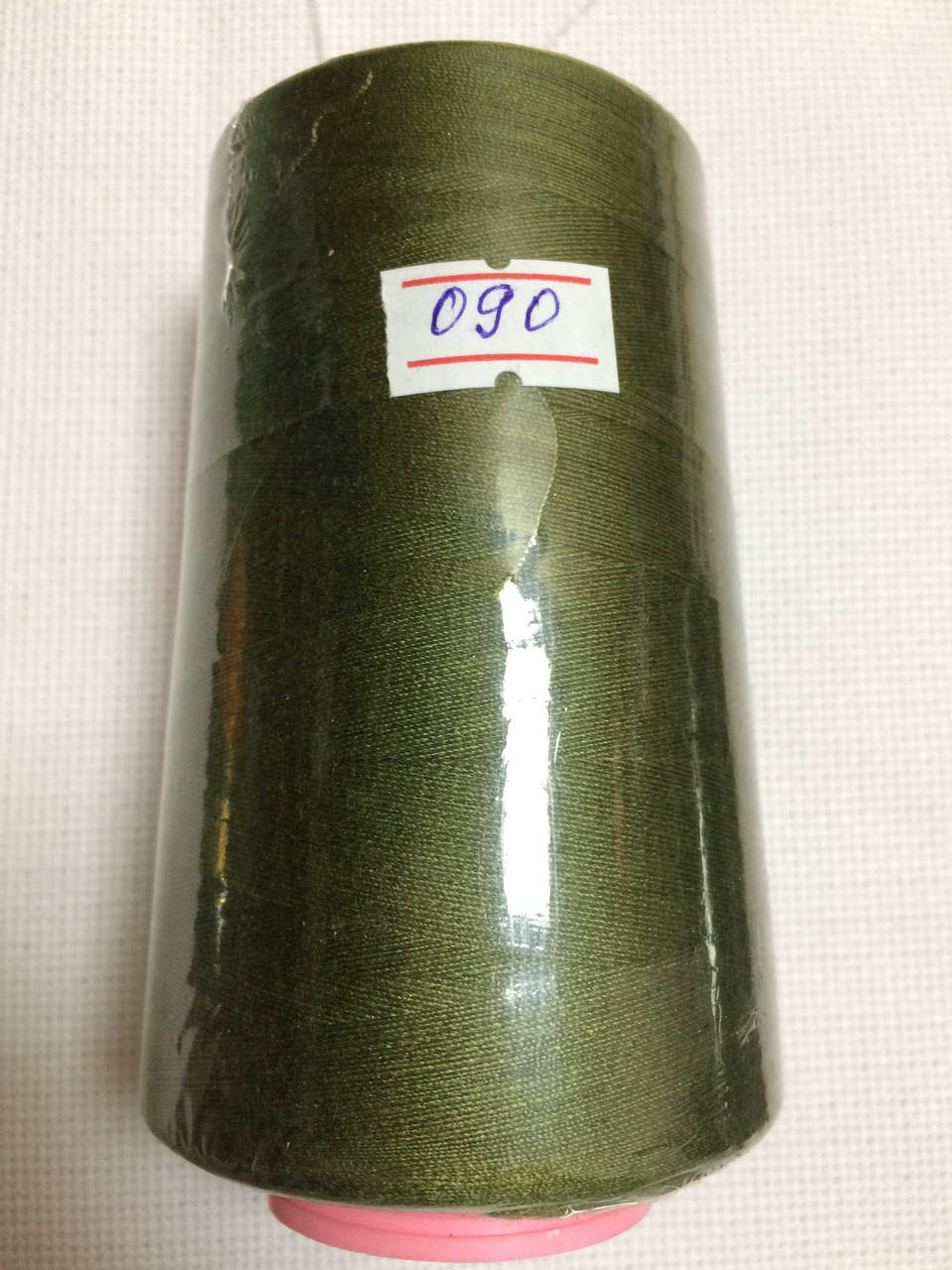 

Нитка швейная "777" №40 цвет хаки 090