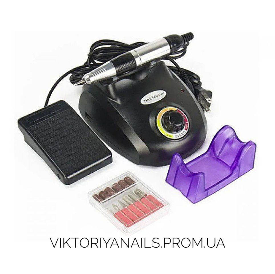 

Фрезер DM-208(черный) для маникюра и педикюра c ножной педалью,35 тыс.об/мин.35 ватт