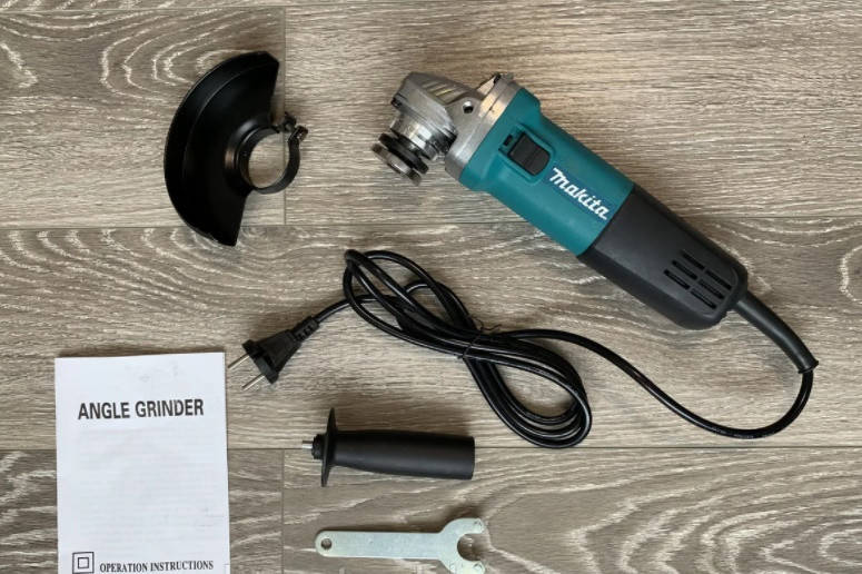 

Болгарка MAKITA 9558 NH (840 Ватт, 125 КРУГ), угловая шлифовальная машина