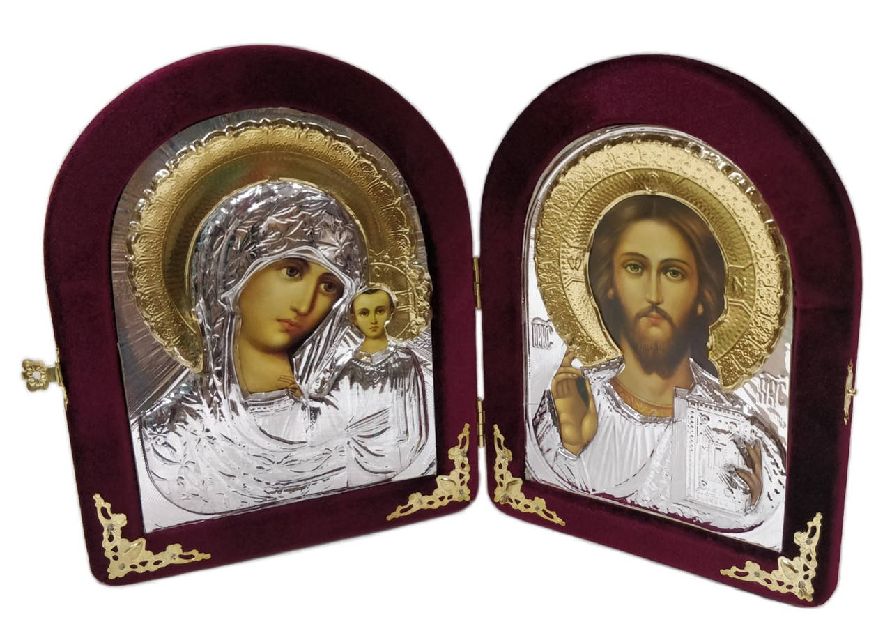 

Церковная икона вставленная в деревянную форму, обтянутую тканью бархат 22х17см