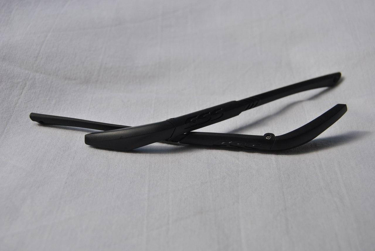 

ESS ICE Frame (Black) Оправа бувша у використанні