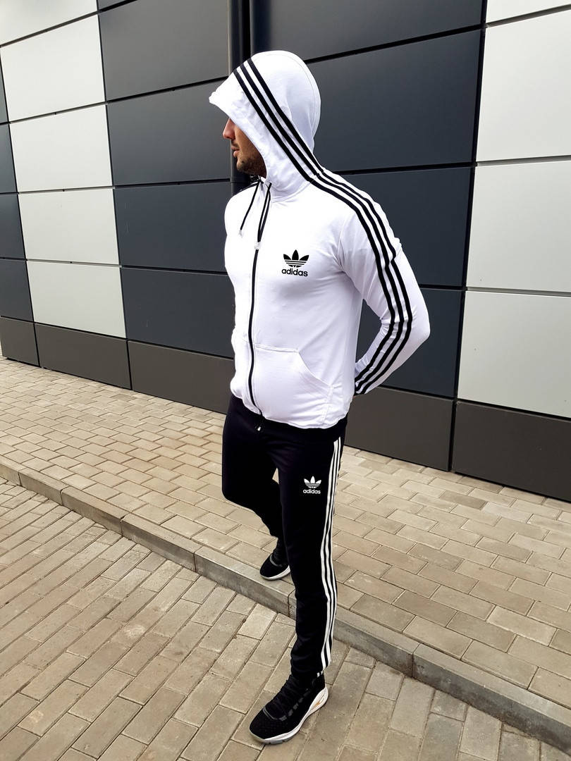 

Мужской спортивный костюм Adidas ( с капюшоном, черные лампасы), Черный