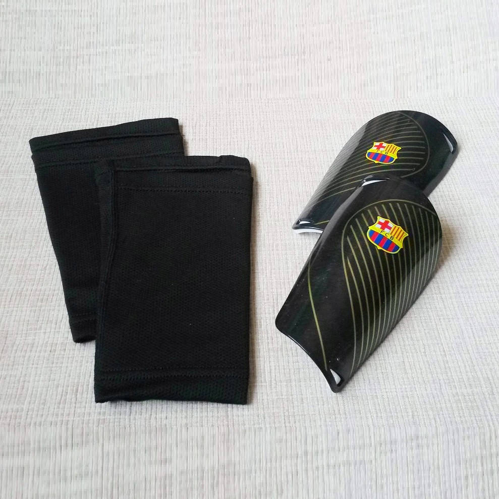 

Футбольные щитки Barcelona Lite