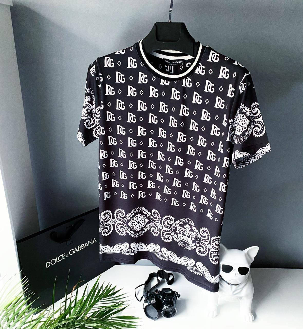 

Мужская стильная брендовая футболка (чёрная) Dolce & Gabbana / Cotton , polyester