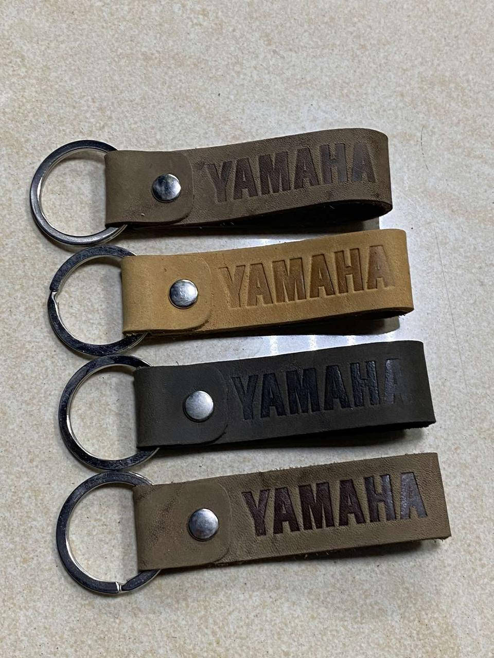 

Брелок кожаный Yamaha