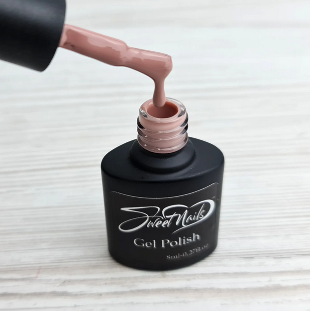 

Гель лак для ногтей Sweet Nails бежевый №68 8мл