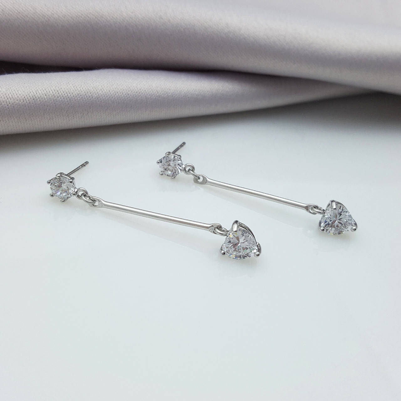 

Серьги гвоздики родированные, Сердечки с циркония, медсталь