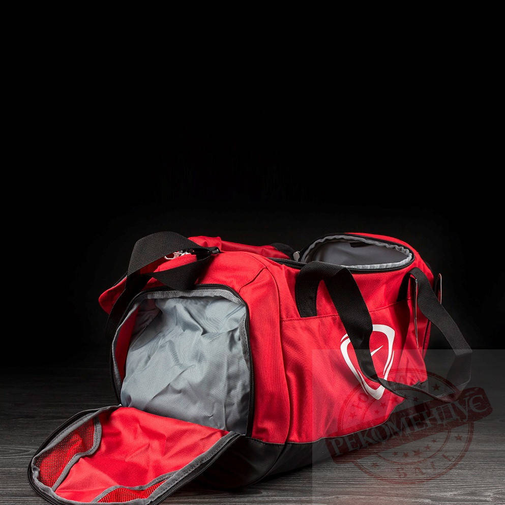 

Сумка дорожная Nike Club Team Duffel-L, Красный