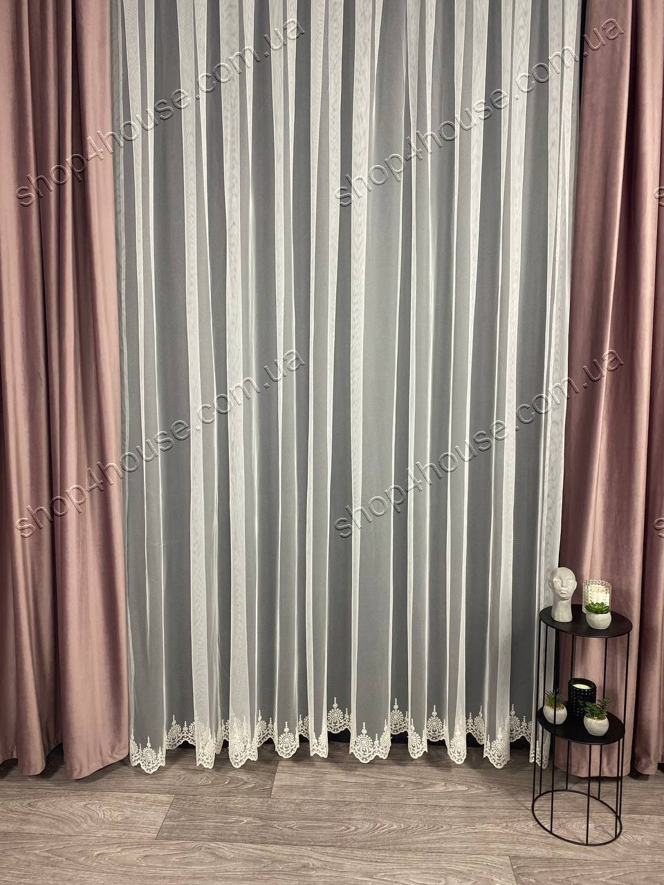 

Турецкий тюль с вышивкой внизу на основе турецкой греческой сетки (матовая). Цвет: Молочный