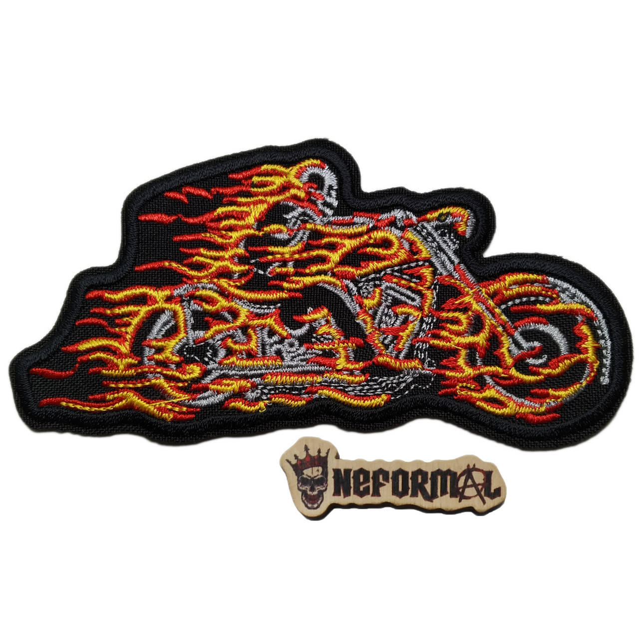 

Нашивка Смерть на мотоцикле (Deathrider) 12х6,5 см., Красный