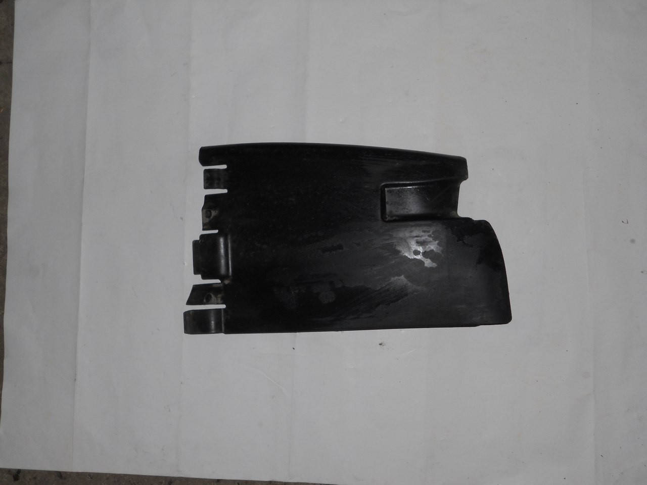 

Брызговик задний левый на Renault Trafic, Opel Vivaro, Nissan Primastar