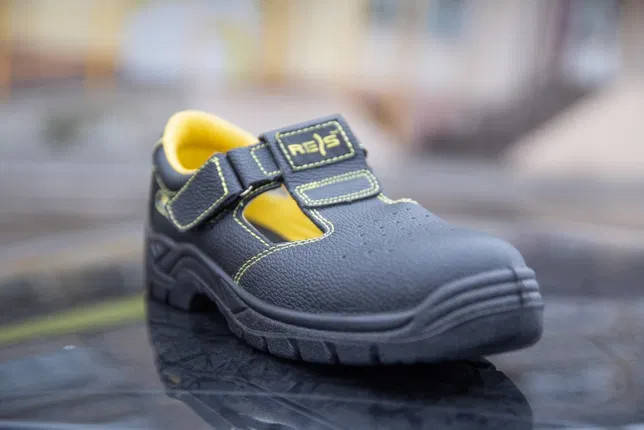 

Спец обувь летняя кожаная рабочая сандали без мет носка 37, 45