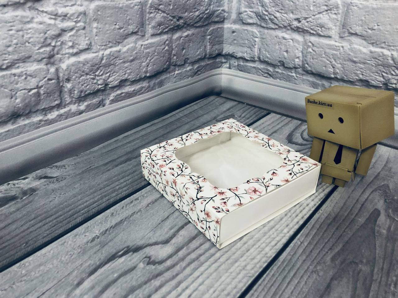 

*50 шт* / Коробка для пряников / 120х120х30 мм / печать-Сакур / окно-обычн / лк / цв