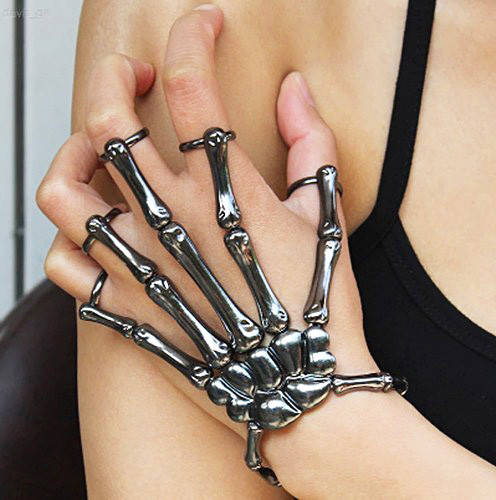 

Браслет "Кисть руки скелета". Цвет графит