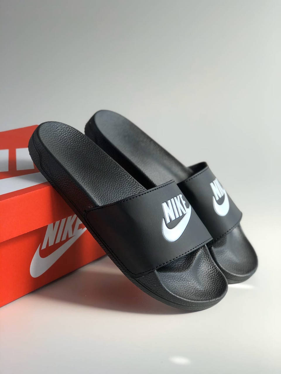 

Шлёпанцы Nike Black, Черный