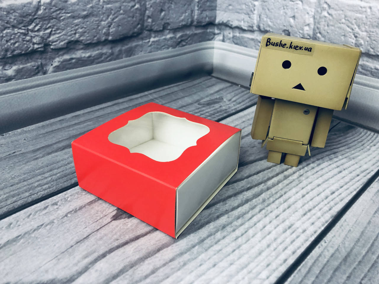 

*50 шт* / Коробка для пряников / 80х80х35 мм / печать-Красн / окно-обычн