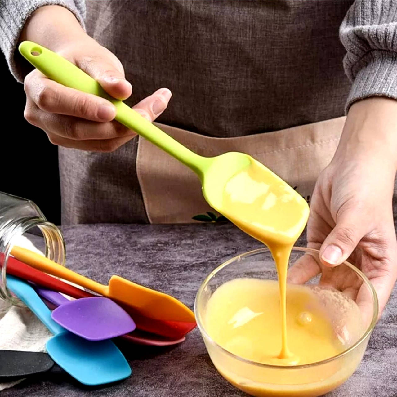 

Жёлтая силиконовая кухонная лопатка 27 см