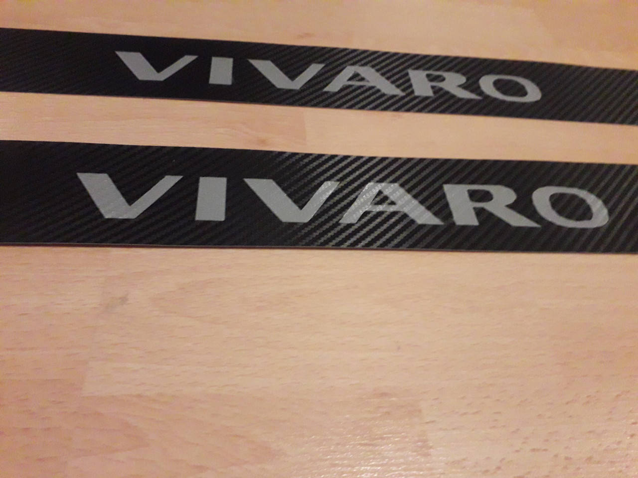 

Карбоновые наклейки на пороги Opel Vivaro