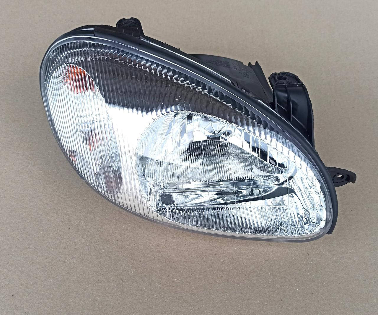 

Фара передняя Ланос, Daewoo Lanos, Sens правая черный корпус