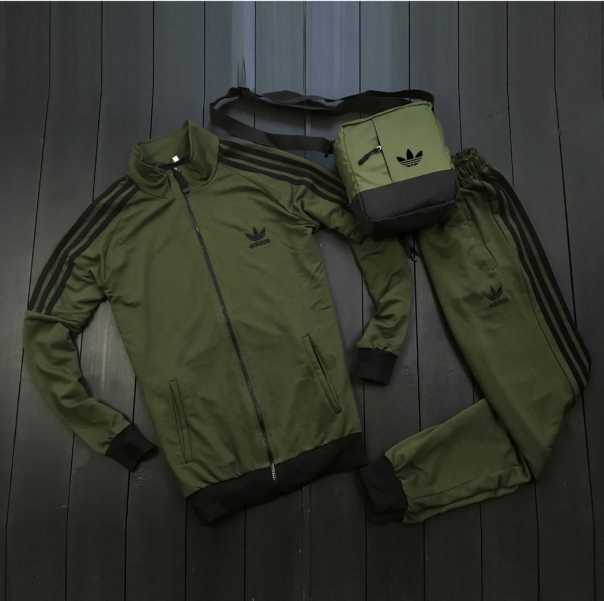 

Костюм спортивный мужской хаки Adidas Л